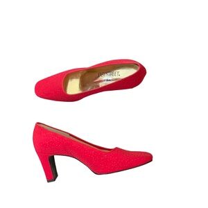 NEVER WORN easy street Red Mid Block Heel Pumps